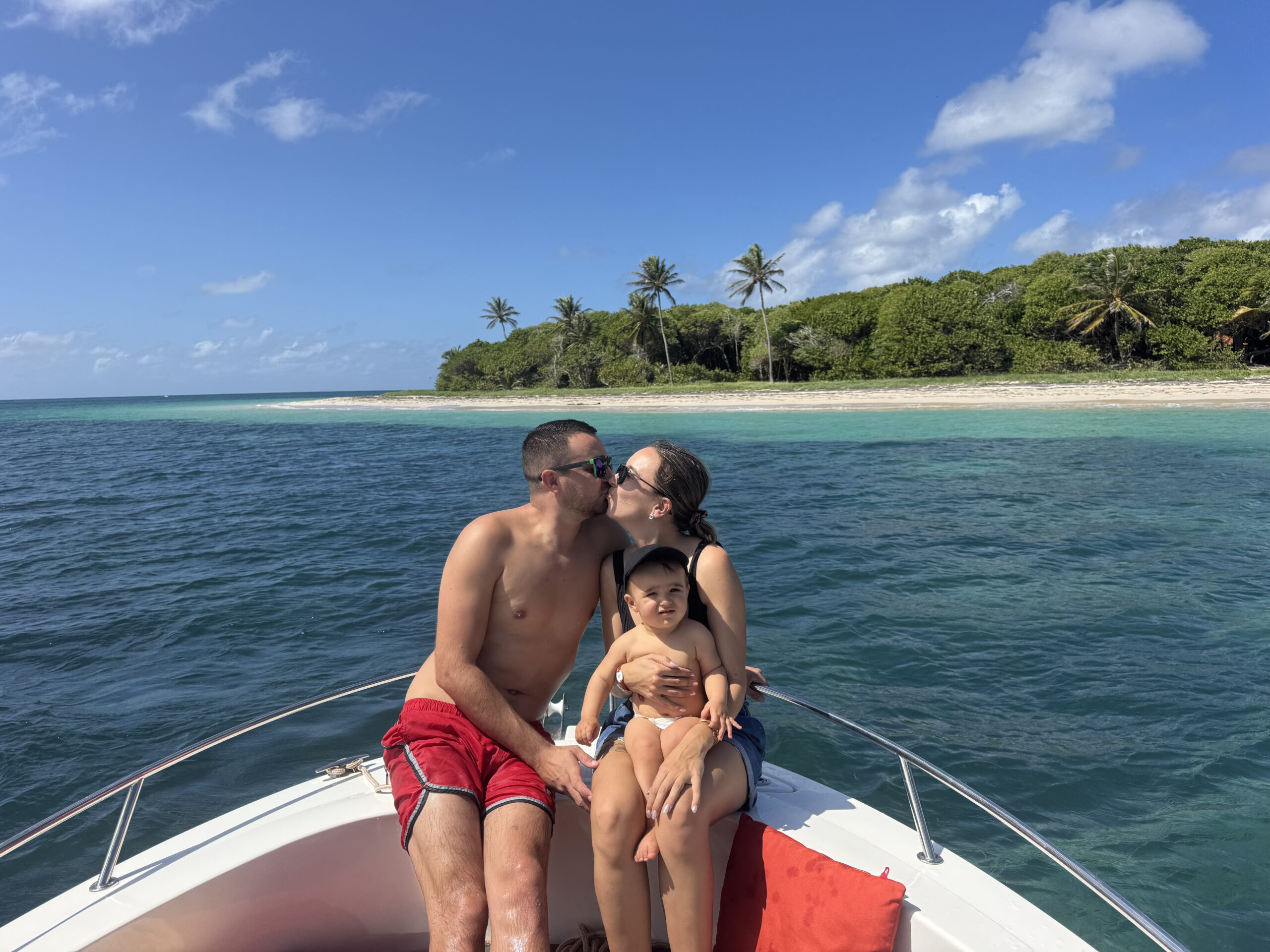 Balade en bateau privatisée en famille en Martinique avec Ti Tour Bato